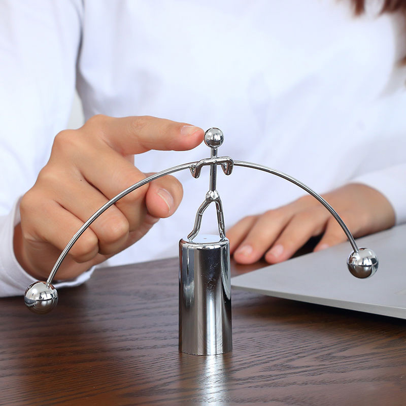 Weightlifter Kinetic Art Desk  - Office Technologies review and price